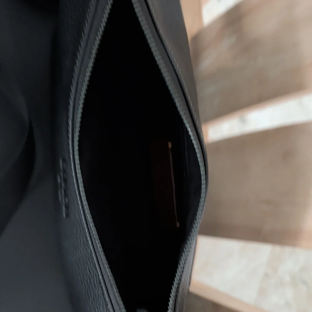 Coach Unisex "Small Finn Crossbody With Coin Purse" Crossbody NWT - Picture 6 of 9